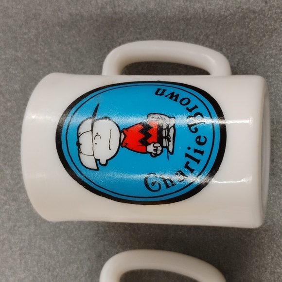 Charlie Brown and Lucy Mugs - Picture 3 of 7